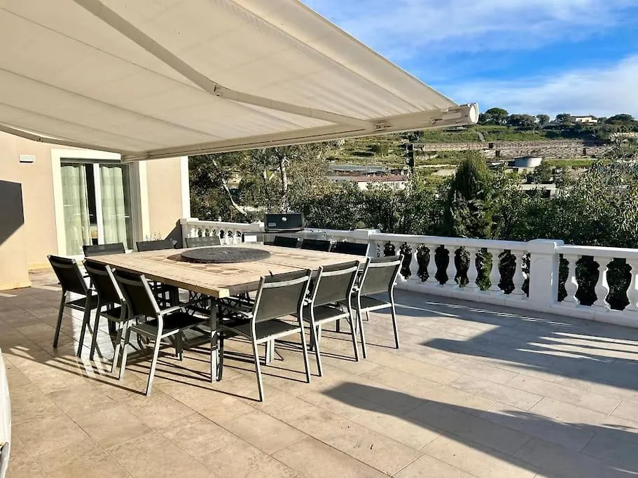 Superbe Villa A Antibes Avec Piscine Dans Un Quartier Calme 0*,  France
