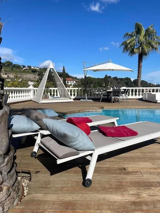 Superbe Villa A Antibes Avec Piscine Dans Un Quartier Calme