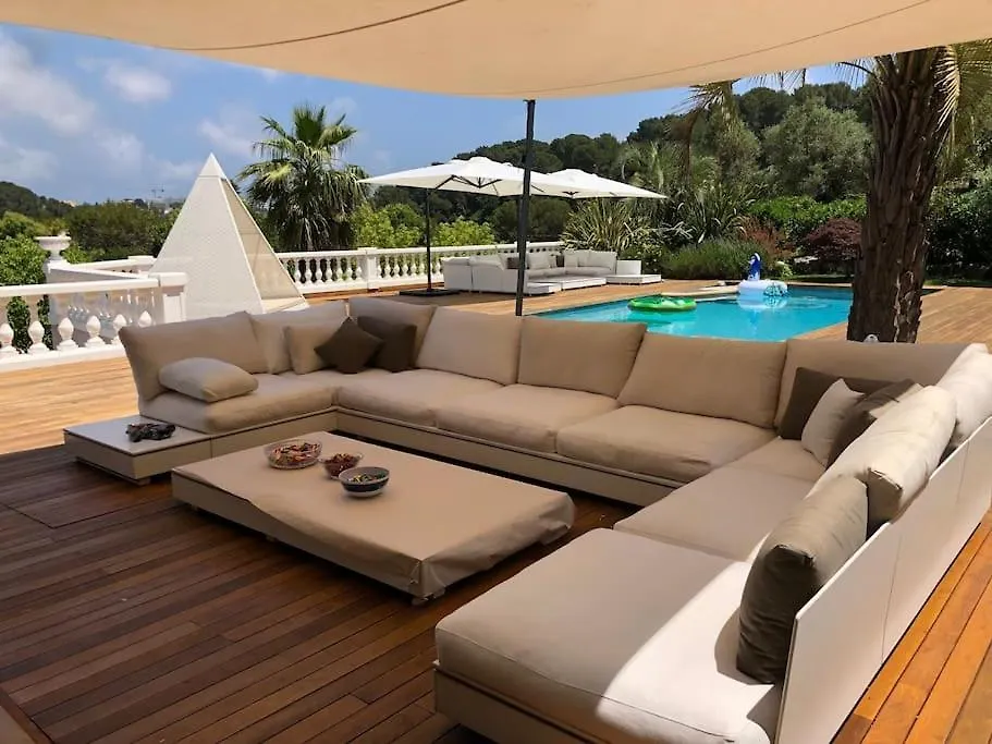 Superbe Villa A Antibes Avec Piscine Dans Un Quartier Calme France