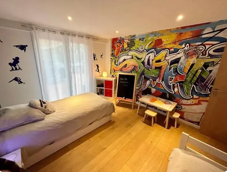 Superbe Villa A Antibes Avec Piscine Dans Un Quartier Calme 0*,  France